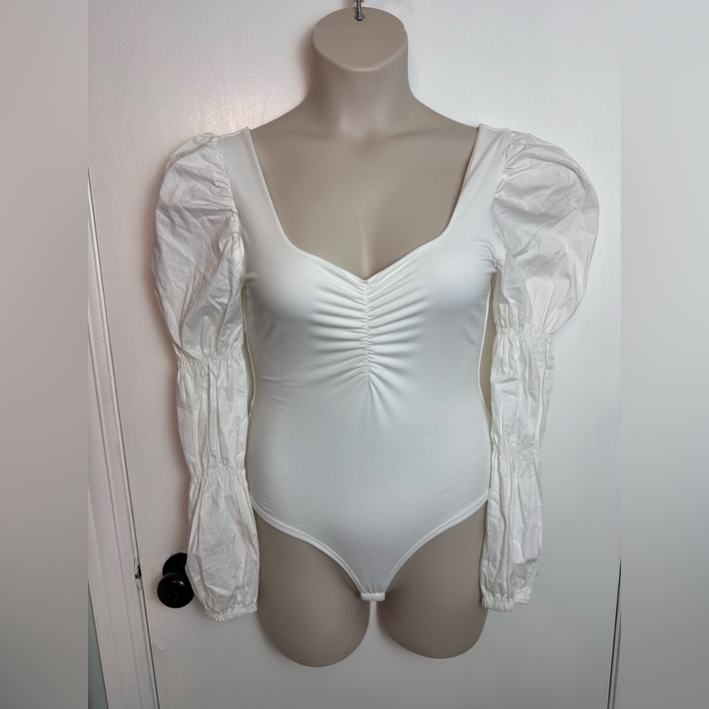 New Feminine White Bodysuit Long Puffed Sleeves Size Medium #1604